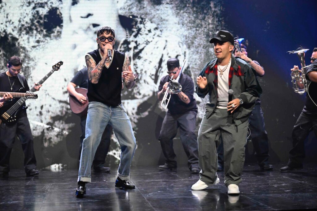 Eslabon Armado performing on tour