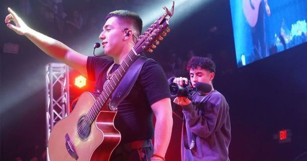 Eslabon Armado in concert